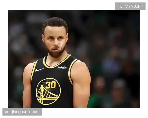 保罗挡拆组织更偏向无球，较库里更注重分配